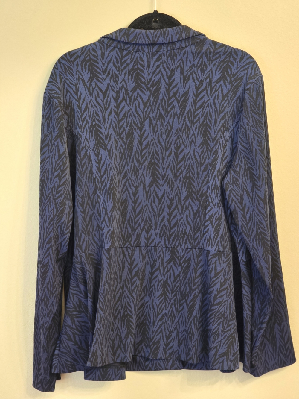 Susan Graver Black and Navy Zebra-Print Button Front Peplum BlazerJacket Size 2X - Picture 6 of 6